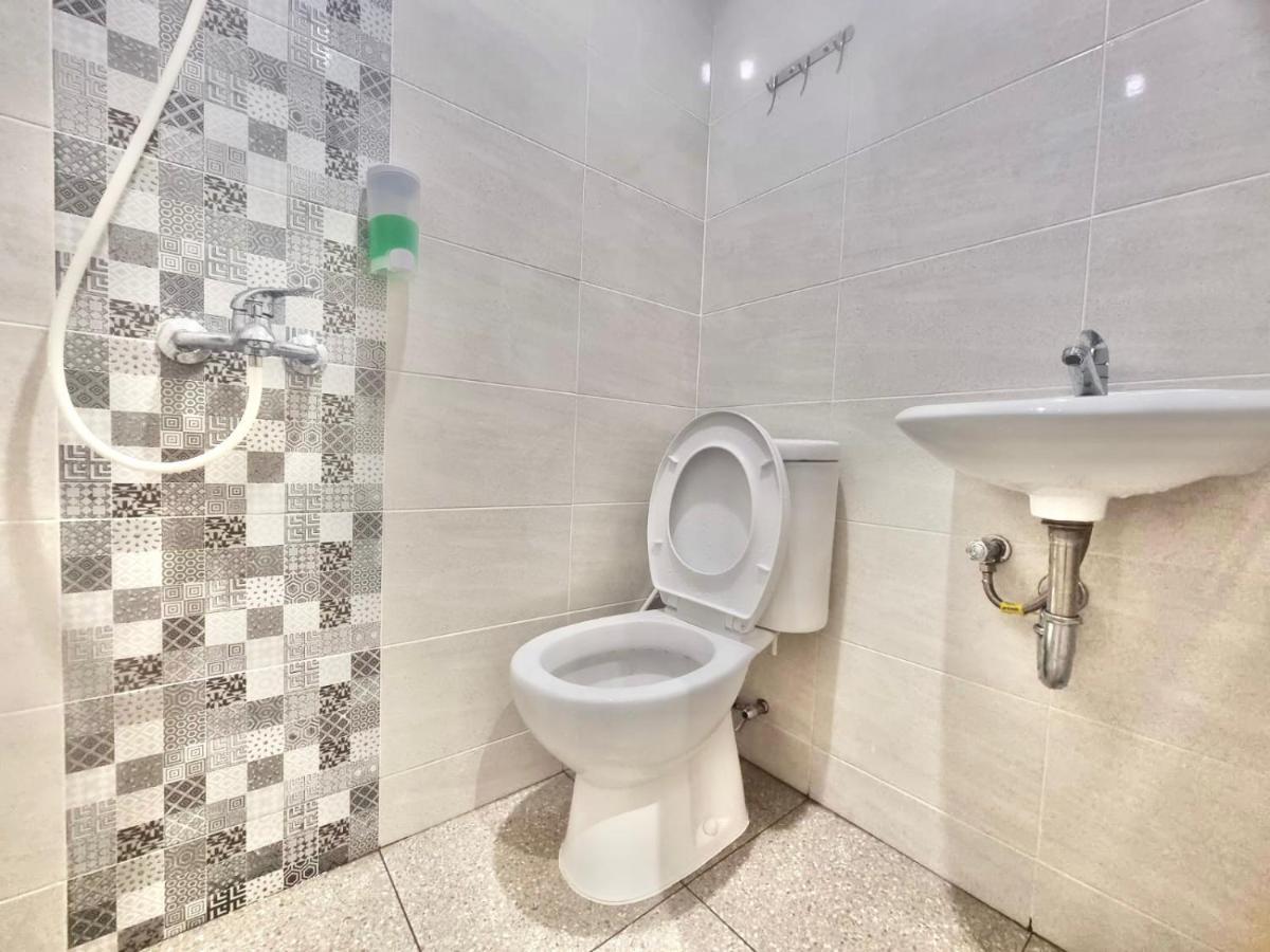 Pringgondani Guesthouse Pandanaran Hills Semarang Ngoại thất bức ảnh